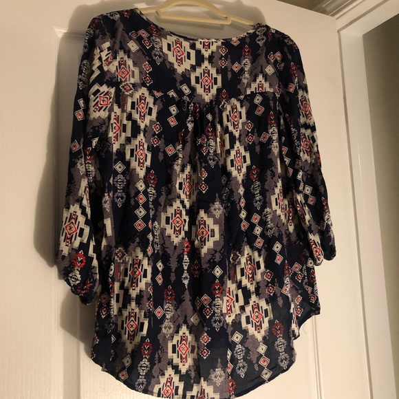 Patterned top - Picture 6 of 6